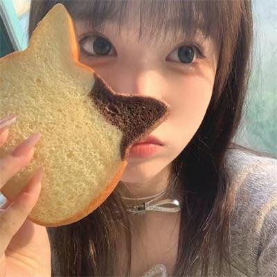 跳舞的红色公交